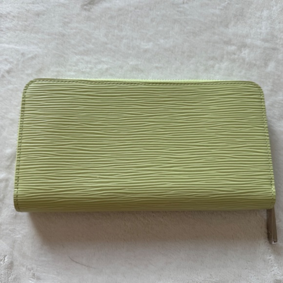 NEW Louis Vuitton Epi Zippy Wallet Vert Noto - M61863 🇯🇵 Japanese Exclusive - Picture 2 of 14
